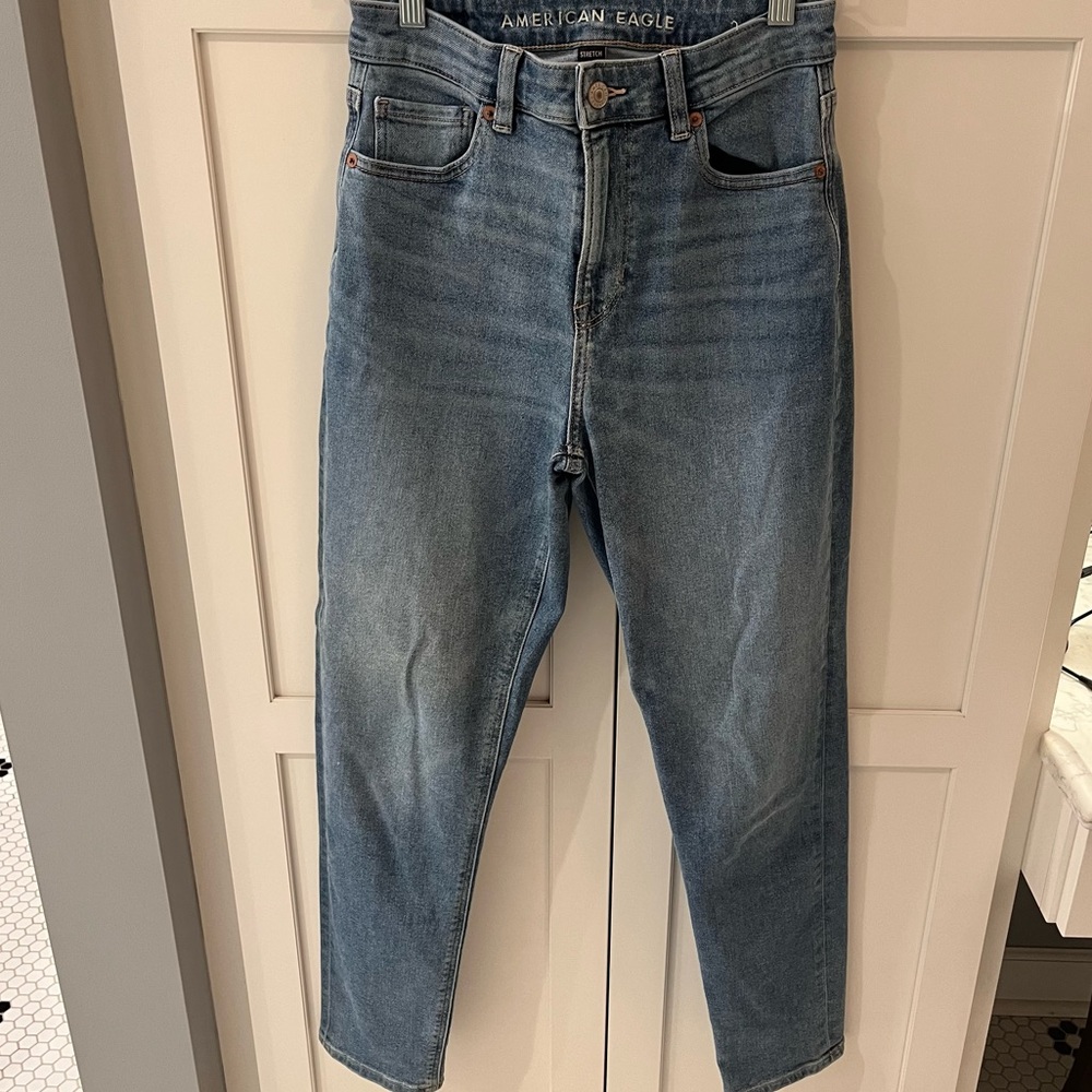 American Eagle Hi-Rise straight leg jeans